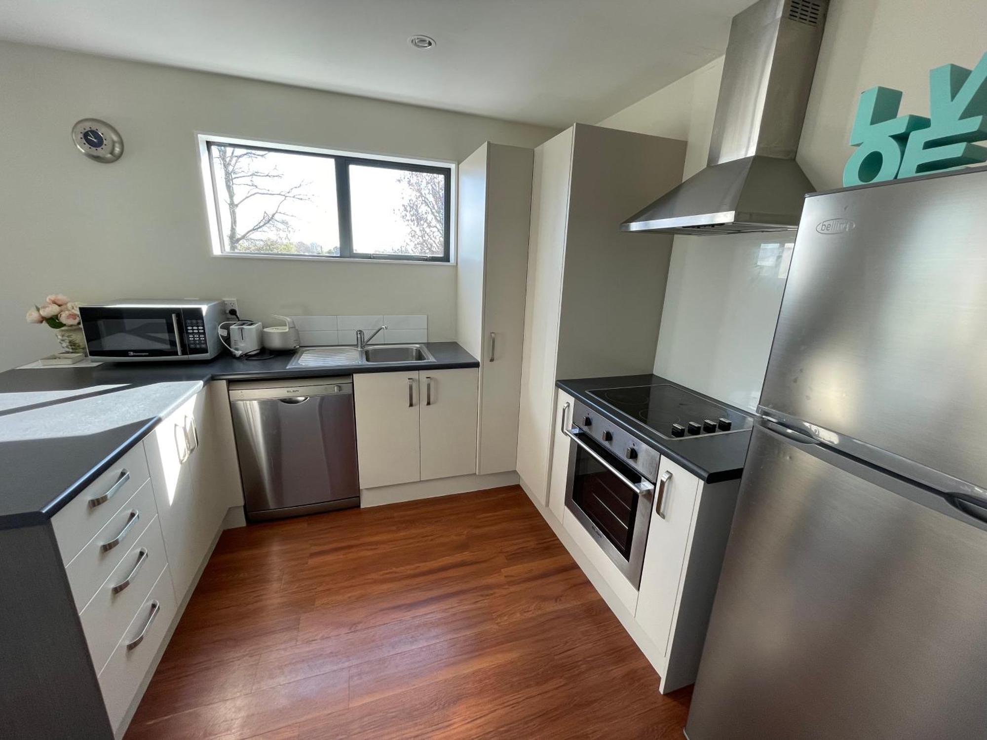 Quiet, New, Sunny Cnzhouse On Upstairs Near Cbd Apartment Christchurch Exterior photo